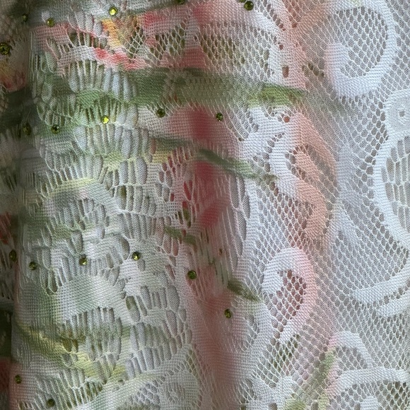 Alfred Dunner Lace Top With Crystals. 1X - Picture 3 of 11